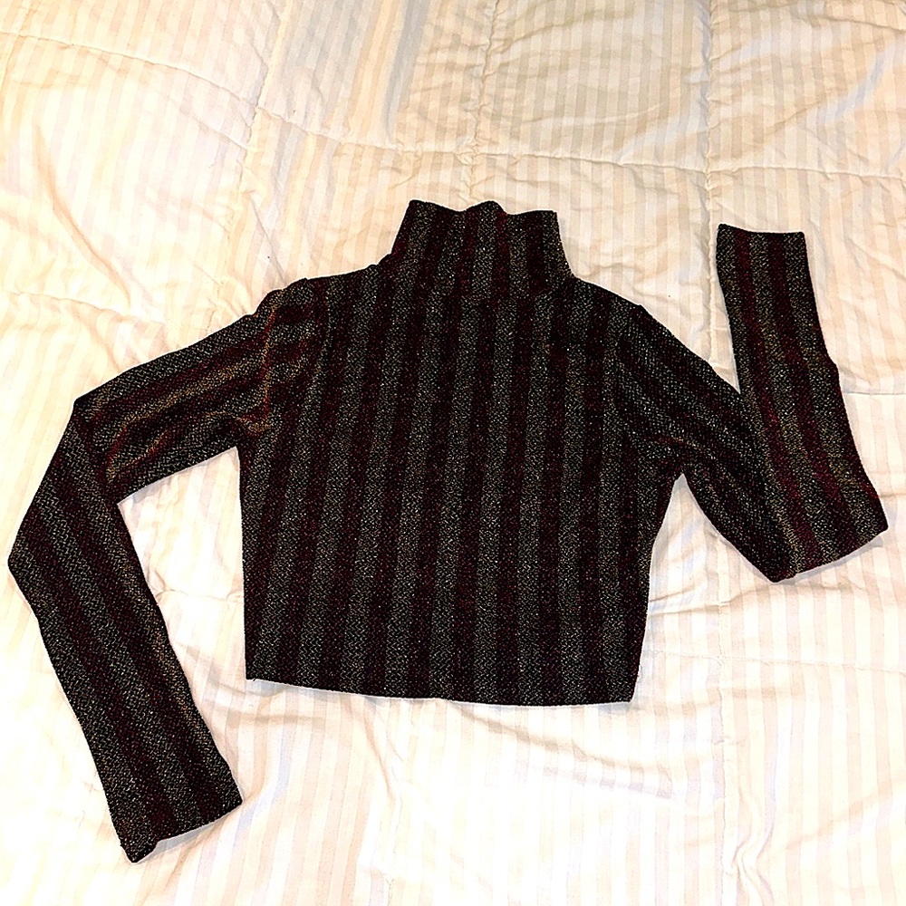 Turtleneck crop